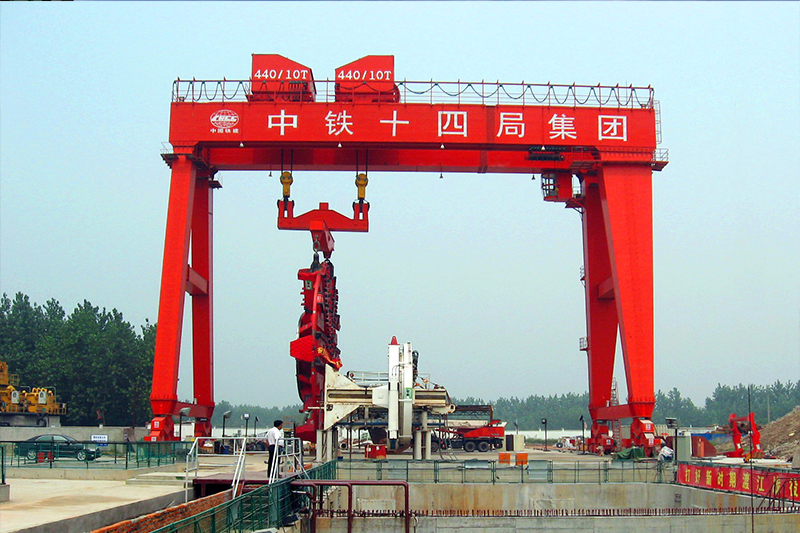 辽宁鞍山双主梁龙门吊厂家 双主梁龙门吊大车运行机构：场景适配的核心系统配置解析