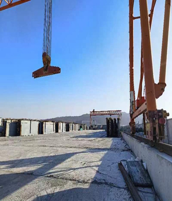 新疆克拉玛依龙门吊厂家 龙门吊在啤酒厂发酵罐清洗区的应用实践