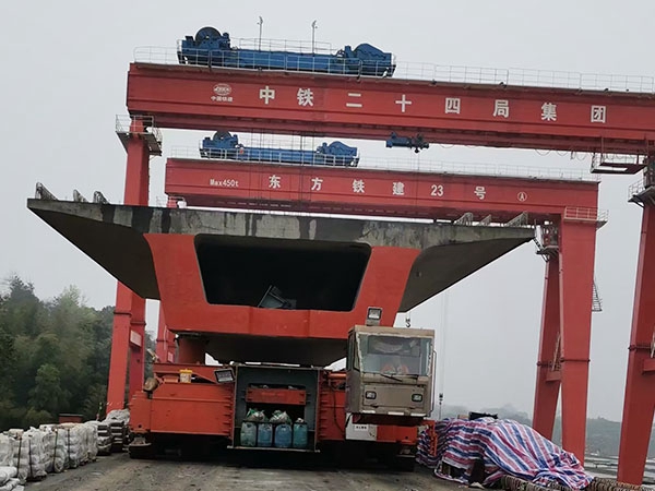 河南鹤壁双梁式架桥机‌厂家 双梁式架桥机支腿类型与功能解析