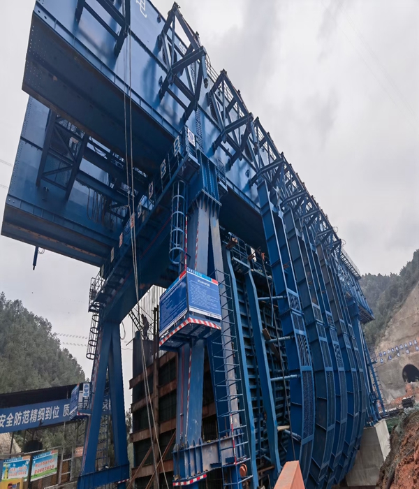 四川自贡移动模架厂家 移动模架连接螺栓的强度分级与预紧力控制：结构紧固的安全基准​